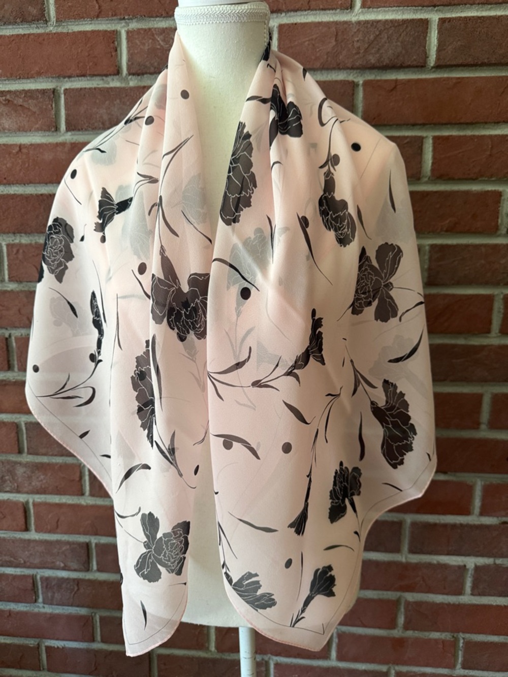 Ginnie Johansen Vintage 1987 Blush Pink /Black Floral Silk Scarf  38”x39”NWT